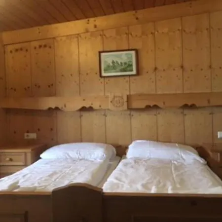 Eder - Joker Card Included In Summer Hotel