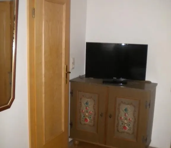 Hotell Eder - Joker Card Included In Summer